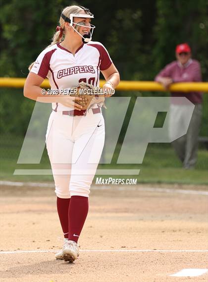 Thumbnail 3 in East Bridgewater vs Newburyport (MIAA Division 3 Round of 32) photogallery.