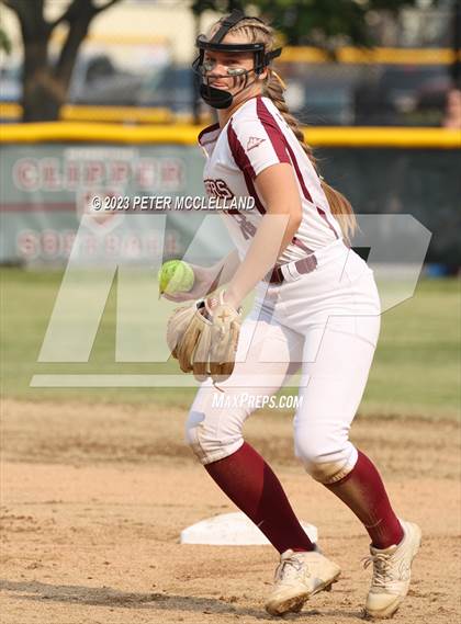 Thumbnail 3 in East Bridgewater vs Newburyport (MIAA Division 3 Round of 32) photogallery.