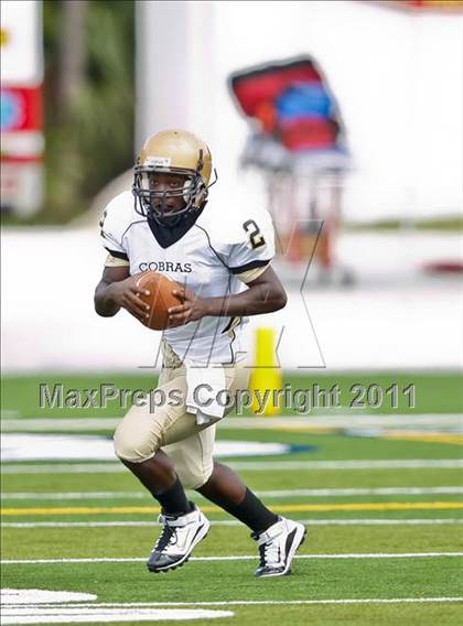 Thumbnail 3 in Twiggs County vs. Glades Day (Gridiron Challenge) photogallery.