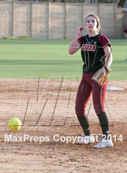 Thumbnail 2 in JSerra Catholic vs. Aliso Niguel  photogallery.