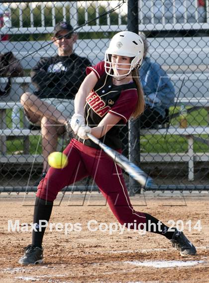 Thumbnail 2 in JSerra Catholic vs. Aliso Niguel  photogallery.