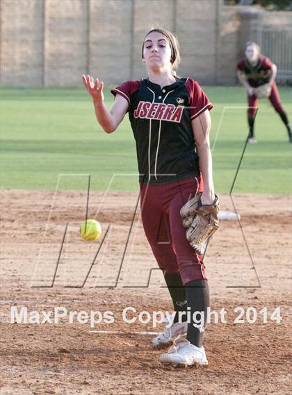 Thumbnail 3 in JSerra Catholic vs. Aliso Niguel  photogallery.