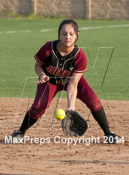 Thumbnail 3 in JSerra Catholic vs. Aliso Niguel  photogallery.
