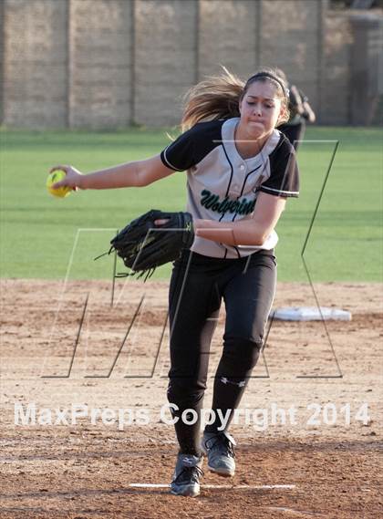 Thumbnail 3 in JSerra Catholic vs. Aliso Niguel  photogallery.