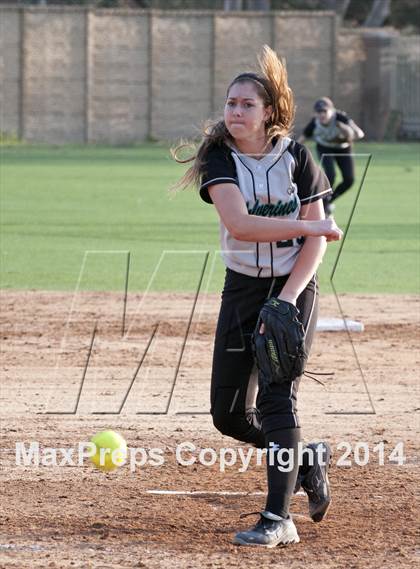 Thumbnail 2 in JSerra Catholic vs. Aliso Niguel  photogallery.