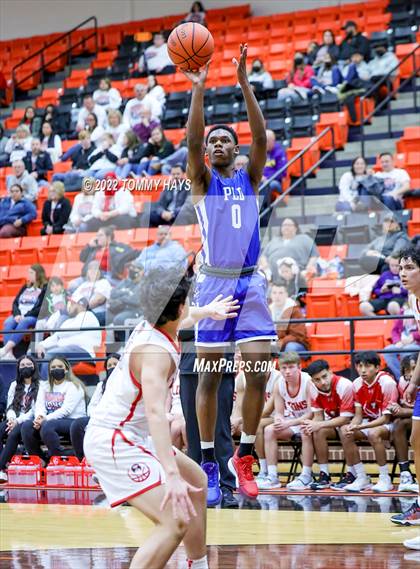 Thumbnail 3 in Dunbar @ Castleberry (UIL Basketball 4A Bi-District Playoff) photogallery.