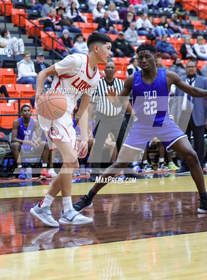 Thumbnail 2 in Dunbar @ Castleberry (UIL Basketball 4A Bi-District Playoff) photogallery.