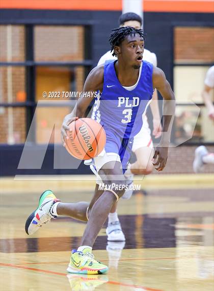 Thumbnail 3 in Dunbar @ Castleberry (UIL Basketball 4A Bi-District Playoff) photogallery.