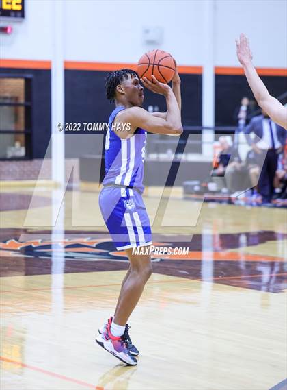 Thumbnail 2 in Dunbar @ Castleberry (UIL Basketball 4A Bi-District Playoff) photogallery.