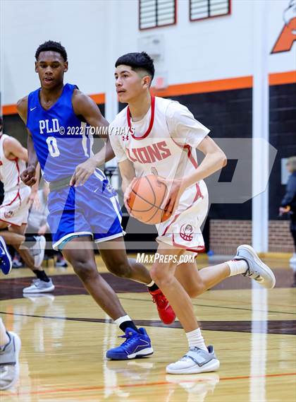 Thumbnail 1 in Dunbar @ Castleberry (UIL Basketball 4A Bi-District Playoff) photogallery.