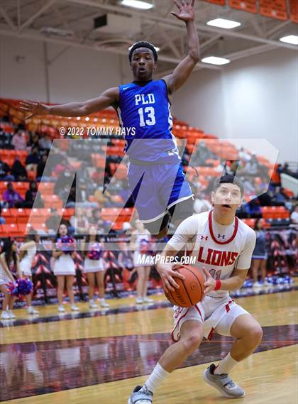Thumbnail 2 in Dunbar @ Castleberry (UIL Basketball 4A Bi-District Playoff) photogallery.