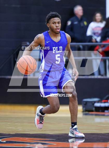 Thumbnail 1 in Dunbar @ Castleberry (UIL Basketball 4A Bi-District Playoff) photogallery.