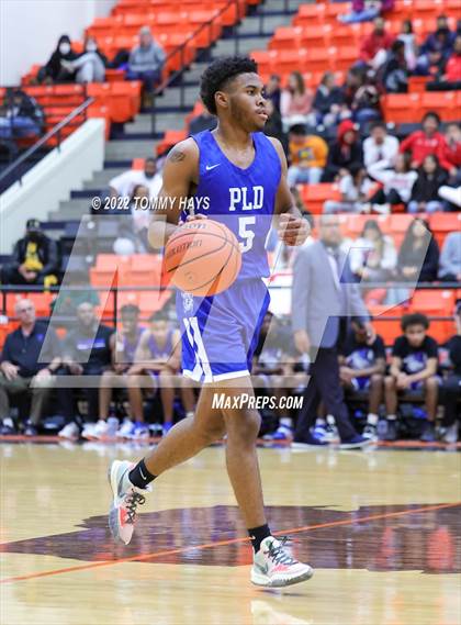 Thumbnail 1 in Dunbar @ Castleberry (UIL Basketball 4A Bi-District Playoff) photogallery.