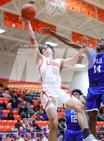 Thumbnail 3 in Dunbar @ Castleberry (UIL Basketball 4A Bi-District Playoff) photogallery.