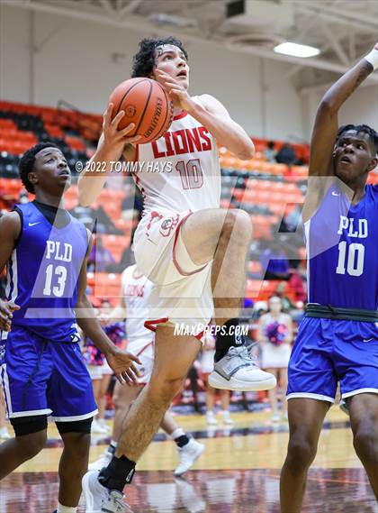 Thumbnail 1 in Dunbar @ Castleberry (UIL Basketball 4A Bi-District Playoff) photogallery.