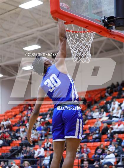 Thumbnail 1 in Dunbar @ Castleberry (UIL Basketball 4A Bi-District Playoff) photogallery.