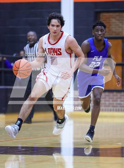 Thumbnail 3 in Dunbar @ Castleberry (UIL Basketball 4A Bi-District Playoff) photogallery.