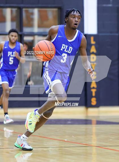 Thumbnail 3 in Dunbar @ Castleberry (UIL Basketball 4A Bi-District Playoff) photogallery.