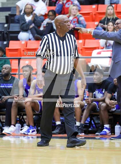 Thumbnail 3 in Dunbar @ Castleberry (UIL Basketball 4A Bi-District Playoff) photogallery.