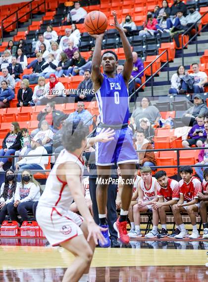 Thumbnail 2 in Dunbar @ Castleberry (UIL Basketball 4A Bi-District Playoff) photogallery.