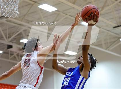 Thumbnail 2 in Dunbar @ Castleberry (UIL Basketball 4A Bi-District Playoff) photogallery.