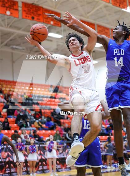 Thumbnail 3 in Dunbar @ Castleberry (UIL Basketball 4A Bi-District Playoff) photogallery.