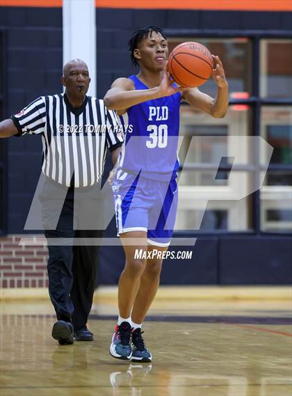 Thumbnail 1 in Dunbar @ Castleberry (UIL Basketball 4A Bi-District Playoff) photogallery.