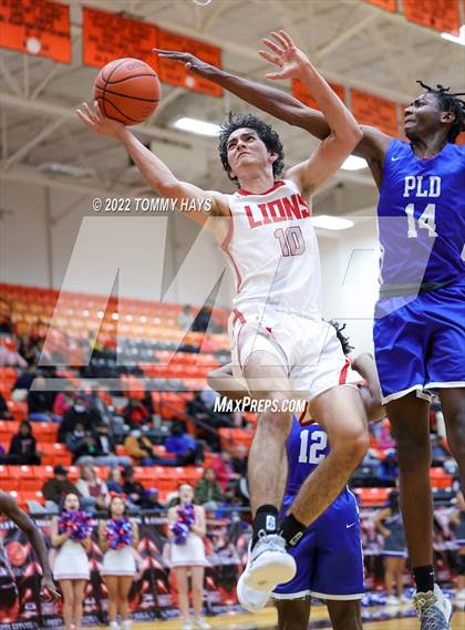 Thumbnail 1 in Dunbar @ Castleberry (UIL Basketball 4A Bi-District Playoff) photogallery.