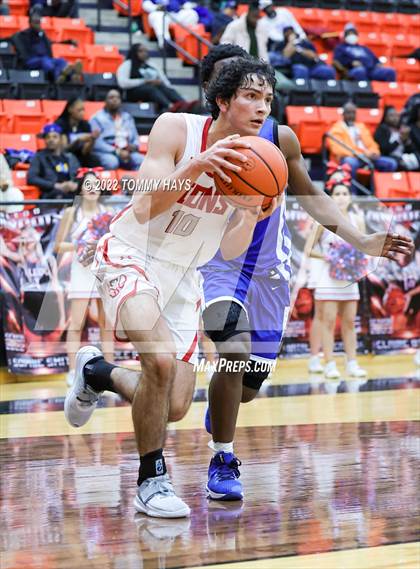 Thumbnail 3 in Dunbar @ Castleberry (UIL Basketball 4A Bi-District Playoff) photogallery.
