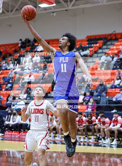 Thumbnail 3 in Dunbar @ Castleberry (UIL Basketball 4A Bi-District Playoff) photogallery.
