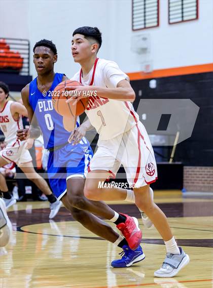 Thumbnail 2 in Dunbar @ Castleberry (UIL Basketball 4A Bi-District Playoff) photogallery.