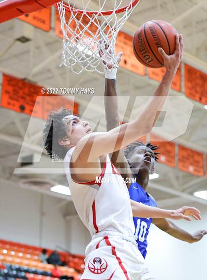 Thumbnail 2 in Dunbar @ Castleberry (UIL Basketball 4A Bi-District Playoff) photogallery.