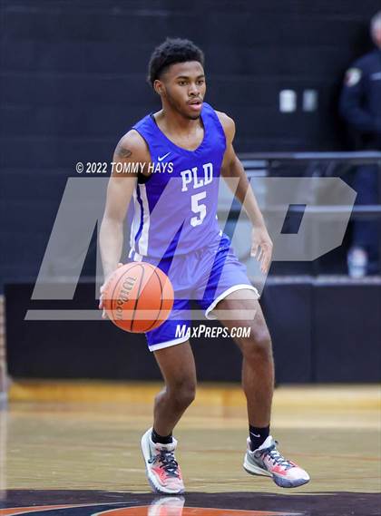 Thumbnail 3 in Dunbar @ Castleberry (UIL Basketball 4A Bi-District Playoff) photogallery.