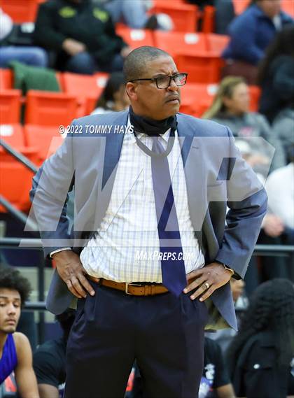 Thumbnail 2 in Dunbar @ Castleberry (UIL Basketball 4A Bi-District Playoff) photogallery.