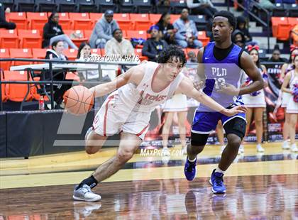 Thumbnail 3 in Dunbar @ Castleberry (UIL Basketball 4A Bi-District Playoff) photogallery.