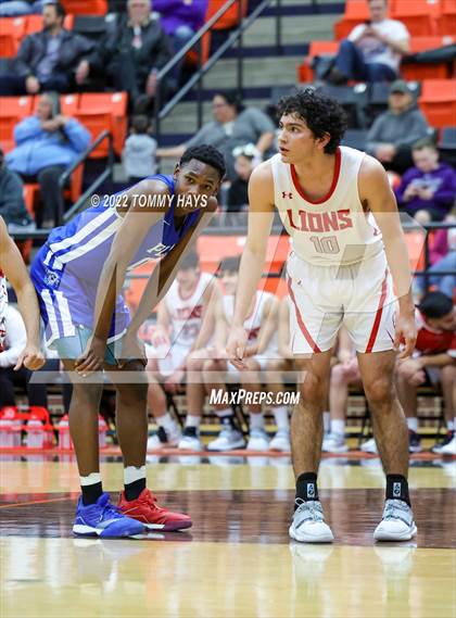 Thumbnail 3 in Dunbar @ Castleberry (UIL Basketball 4A Bi-District Playoff) photogallery.