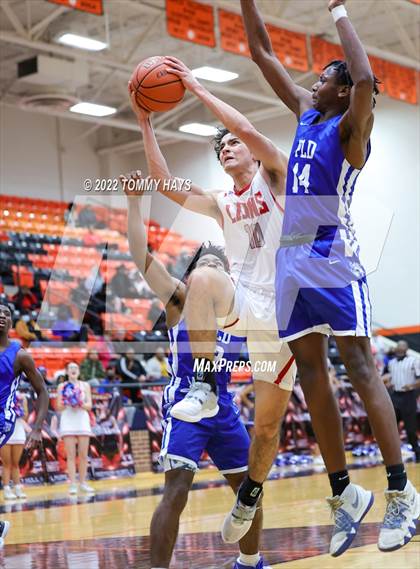 Thumbnail 3 in Dunbar @ Castleberry (UIL Basketball 4A Bi-District Playoff) photogallery.