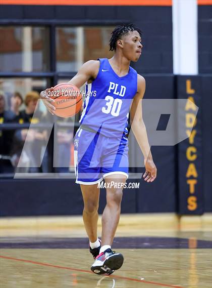 Thumbnail 2 in Dunbar @ Castleberry (UIL Basketball 4A Bi-District Playoff) photogallery.