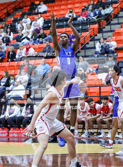 Thumbnail 2 in Dunbar @ Castleberry (UIL Basketball 4A Bi-District Playoff) photogallery.