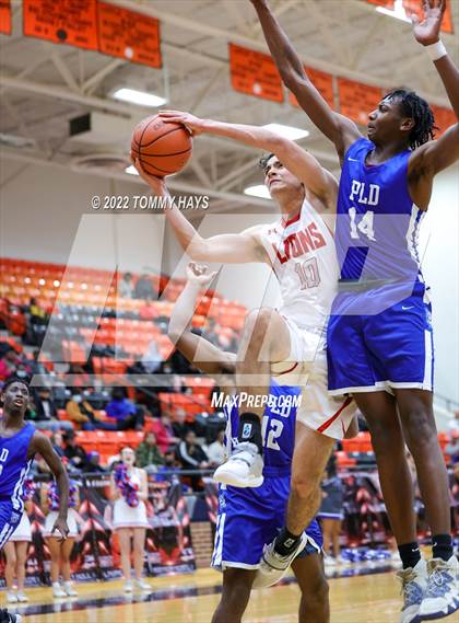 Thumbnail 1 in Dunbar @ Castleberry (UIL Basketball 4A Bi-District Playoff) photogallery.