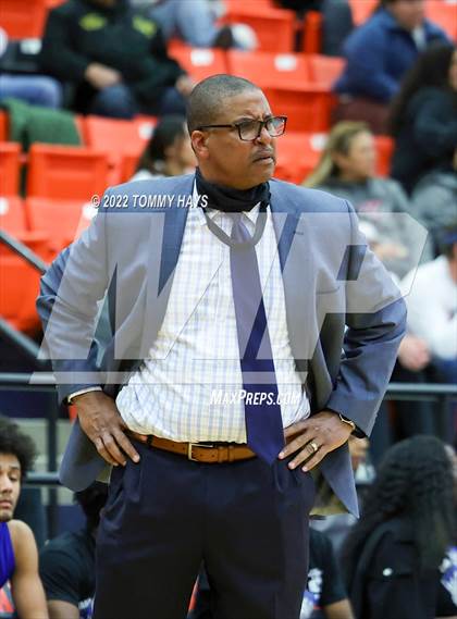 Thumbnail 1 in Dunbar @ Castleberry (UIL Basketball 4A Bi-District Playoff) photogallery.