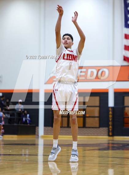 Thumbnail 2 in Dunbar @ Castleberry (UIL Basketball 4A Bi-District Playoff) photogallery.