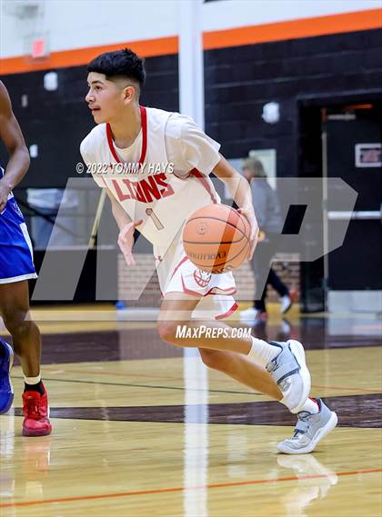 Thumbnail 1 in Dunbar @ Castleberry (UIL Basketball 4A Bi-District Playoff) photogallery.