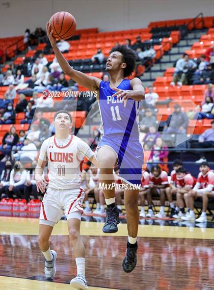 Thumbnail 3 in Dunbar @ Castleberry (UIL Basketball 4A Bi-District Playoff) photogallery.