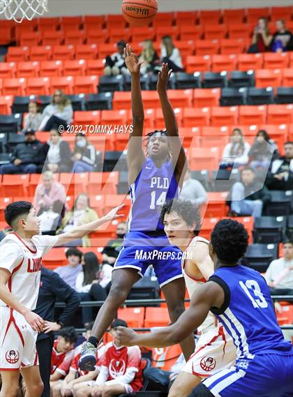 Thumbnail 3 in Dunbar @ Castleberry (UIL Basketball 4A Bi-District Playoff) photogallery.