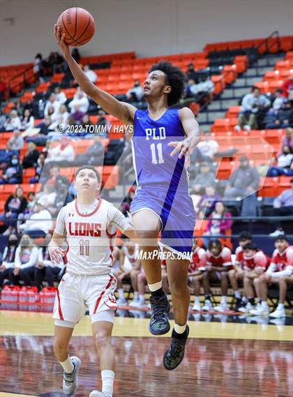 Thumbnail 1 in Dunbar @ Castleberry (UIL Basketball 4A Bi-District Playoff) photogallery.