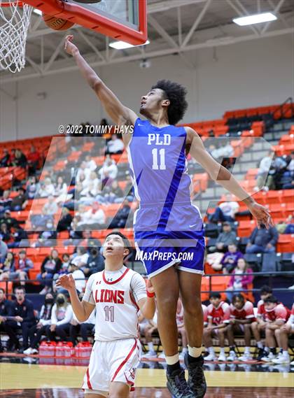 Thumbnail 3 in Dunbar @ Castleberry (UIL Basketball 4A Bi-District Playoff) photogallery.