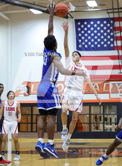 Thumbnail 3 in Dunbar @ Castleberry (UIL Basketball 4A Bi-District Playoff) photogallery.