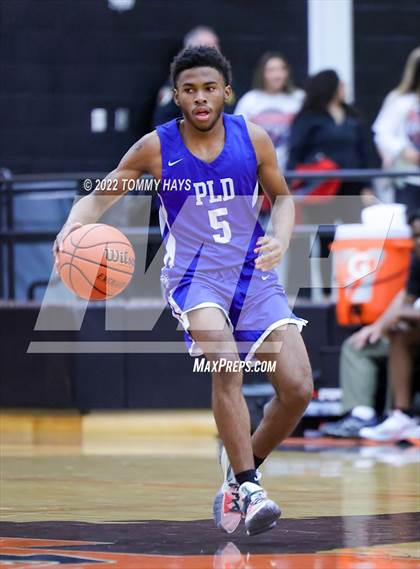 Thumbnail 2 in Dunbar @ Castleberry (UIL Basketball 4A Bi-District Playoff) photogallery.