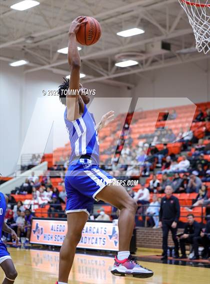 Thumbnail 1 in Dunbar @ Castleberry (UIL Basketball 4A Bi-District Playoff) photogallery.